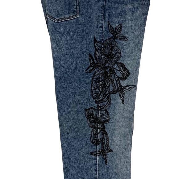 White House Black Market Everyday Soft Jeans Blue Size 2 Skinny Ankle Beaded - Picture 9 of 16